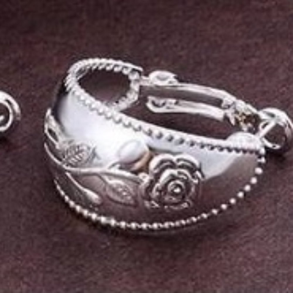 NEW James Avery Style Vintage Rose Hoop Silver Ear
